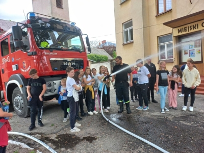 Wycieczka klasy 4 do Ochotniczej Straży Pożarnej w Rudniku nad Sanem - 13.05.2022